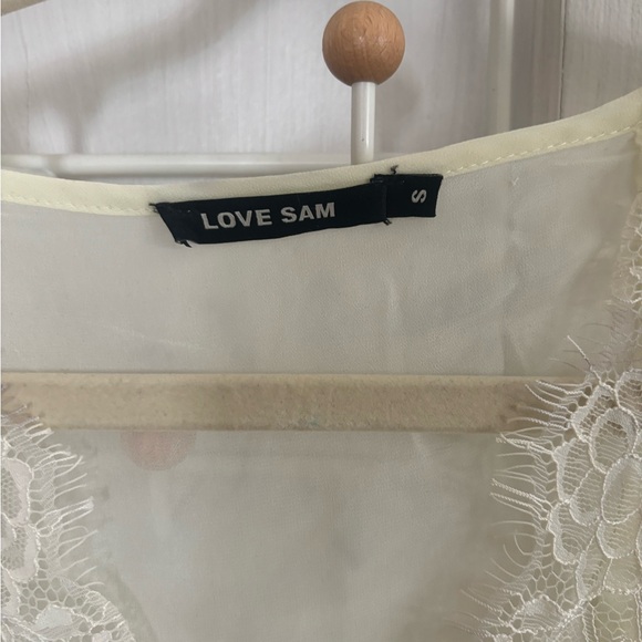 Flowy Lace Top - Picture 6 of 7